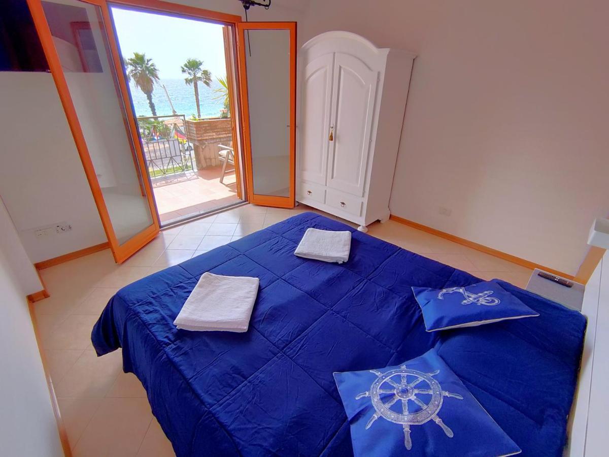 Ferienwohnung Taormina By The Sea Mazzeo Exterior foto