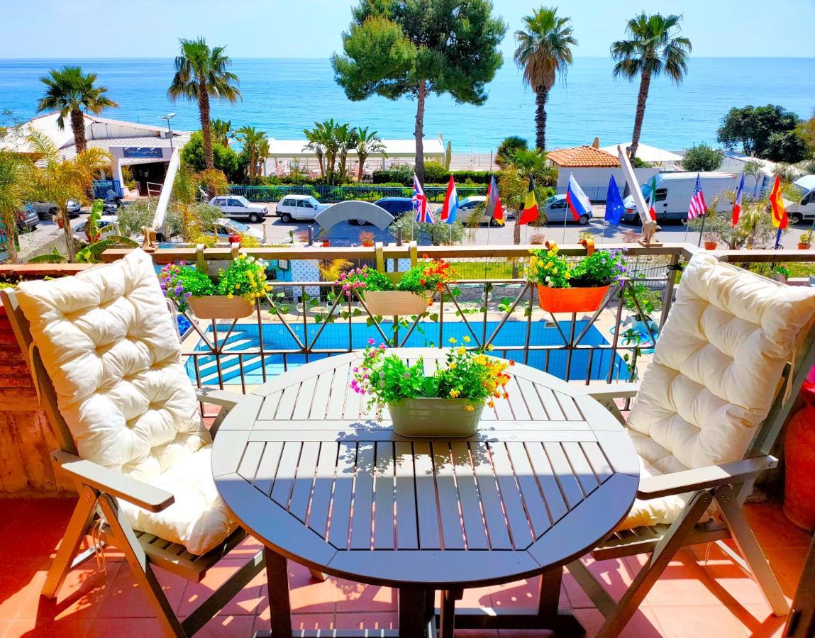 Ferienwohnung Taormina By The Sea Mazzeo Exterior foto