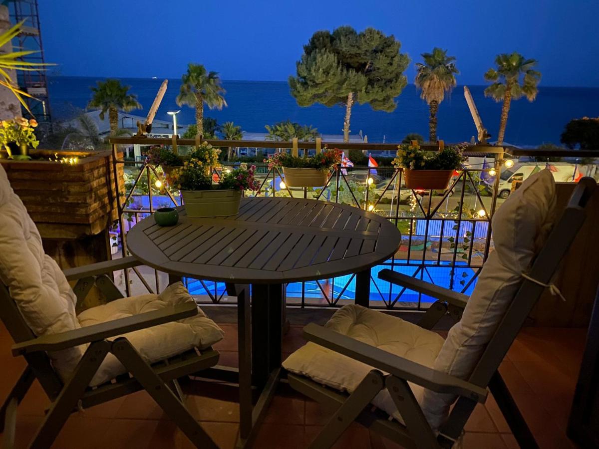 Ferienwohnung Taormina By The Sea Mazzeo Exterior foto