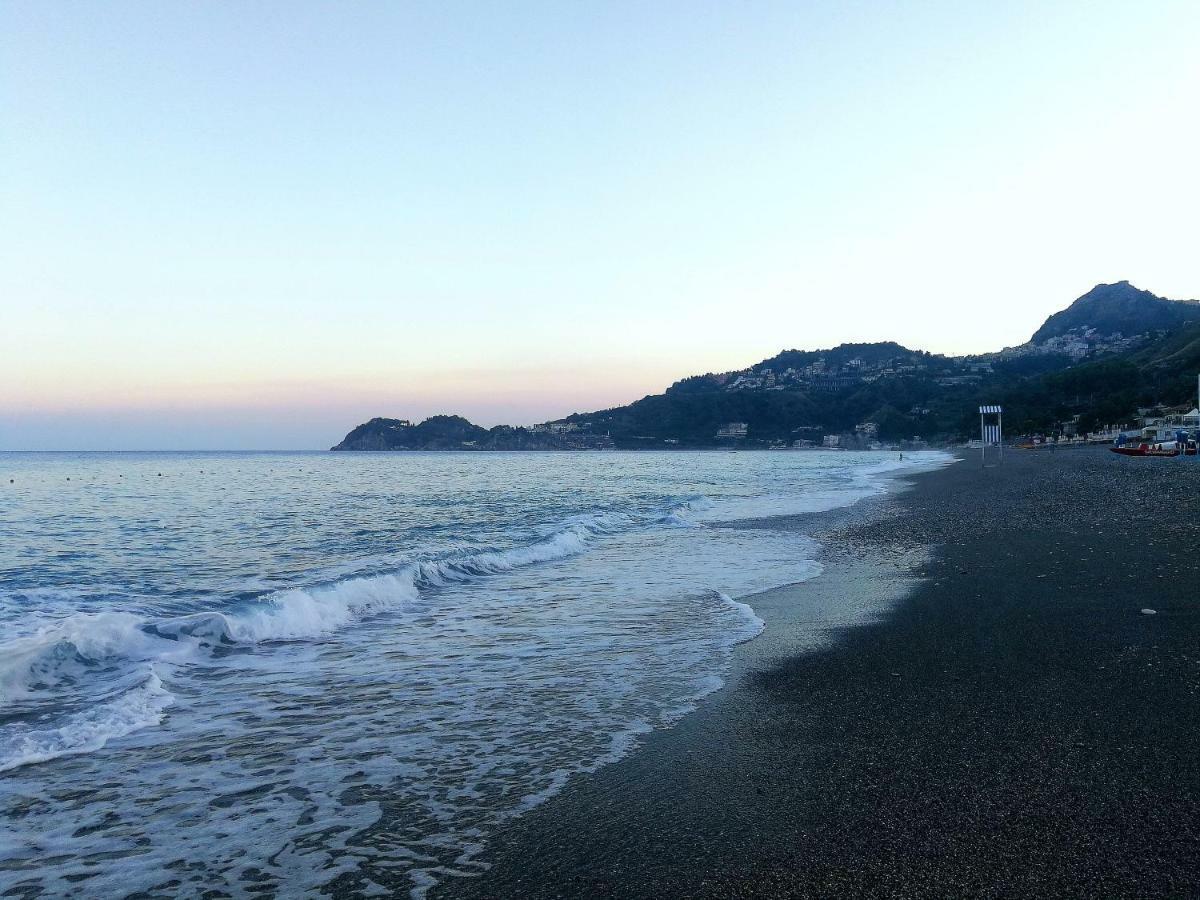 Ferienwohnung Taormina By The Sea Mazzeo Exterior foto