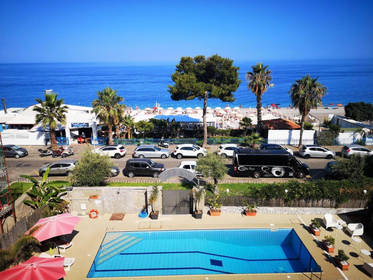 Ferienwohnung Taormina By The Sea Mazzeo Exterior foto